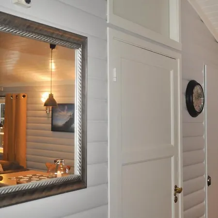 Amazing In Leknes With Kitchen Feriehus Leknes