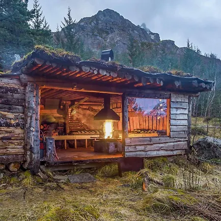 Semesterbostad Nice Home In Leknes With House A Mountain View