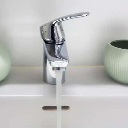 Amazing In Leknes With Kitchen Tatil Evi